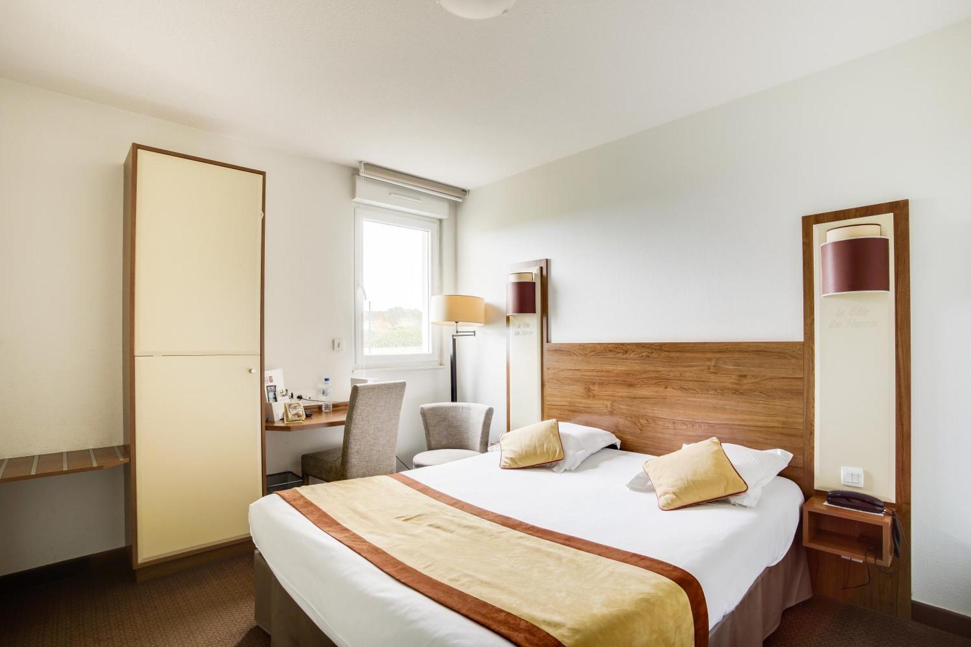 Brit Hotel De La Cote Des Havres Lessay ภายนอก รูปภาพ